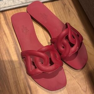 Gorgeous 100% authentic pinkish red Hermes pool sandals
